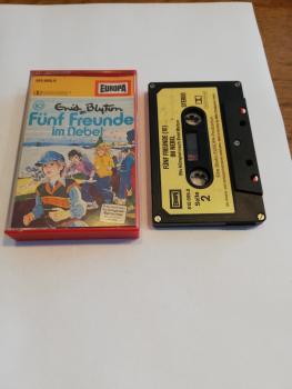 Fünf Freunde Folge 10 im Nebel 5-fach Silber geschraubt Schwarz mit Gelben Aufkleber 515699.8 Europa(Innencover leicht beschrieben +Seite 1 und 2 der MC beschrieben))